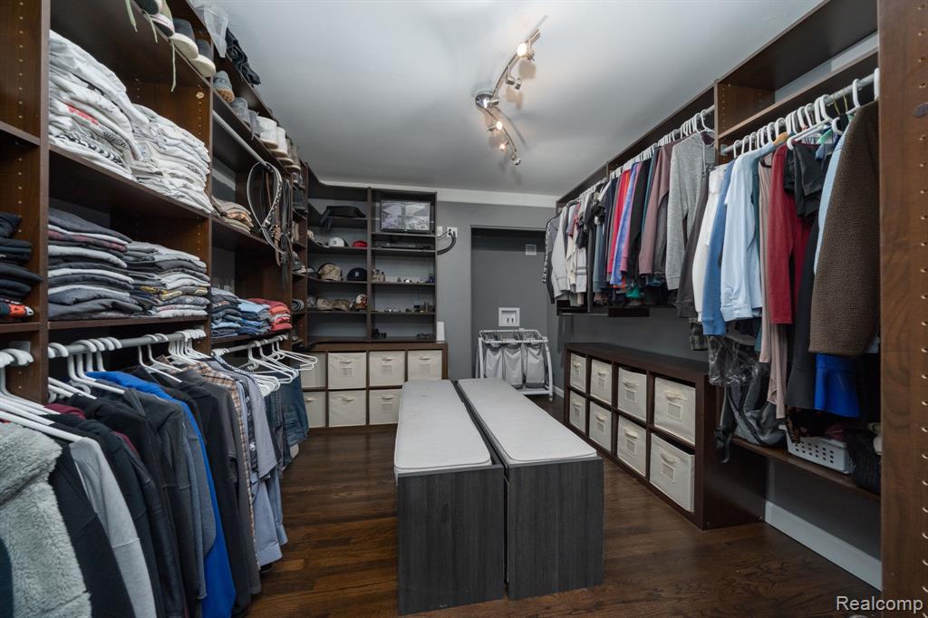 1220 Genesee Drive
