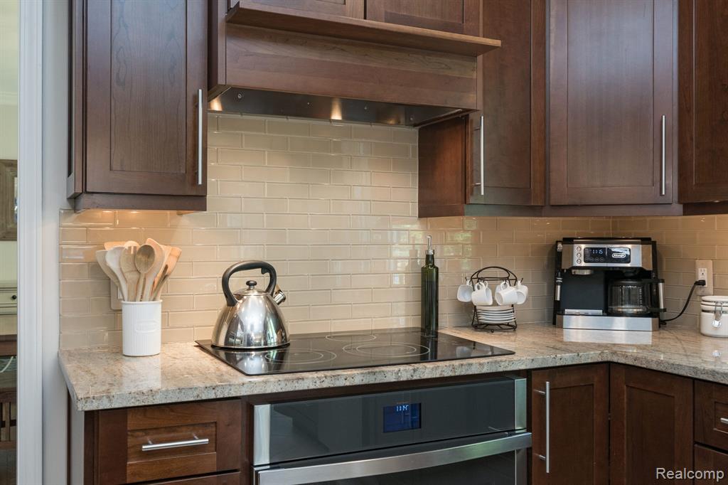 1123 Hickory Hill Drive