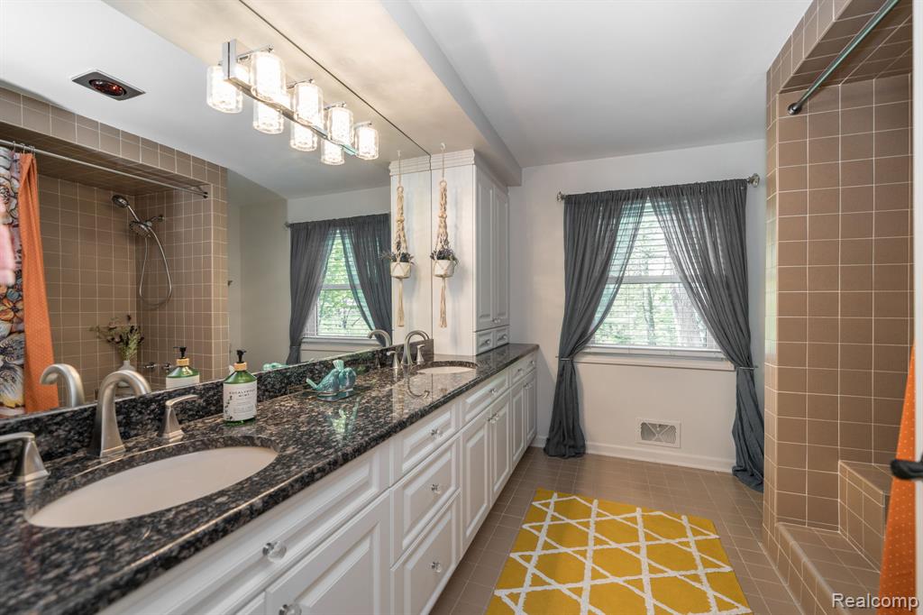 1123 Hickory Hill Drive