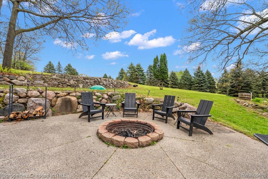4880 Algonquin Boulevard