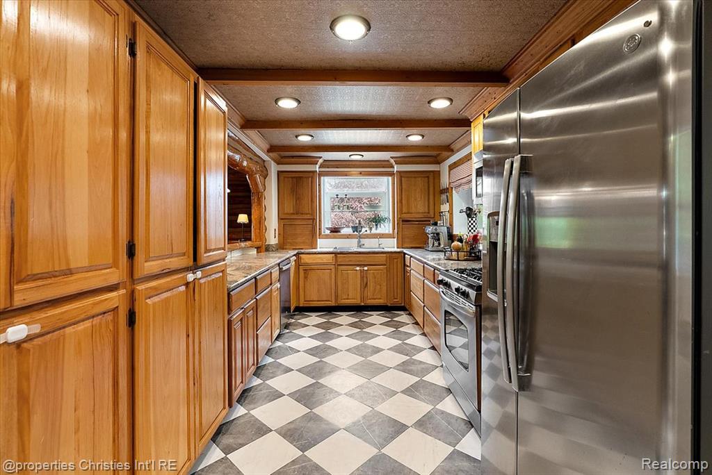 4880 Algonquin Boulevard