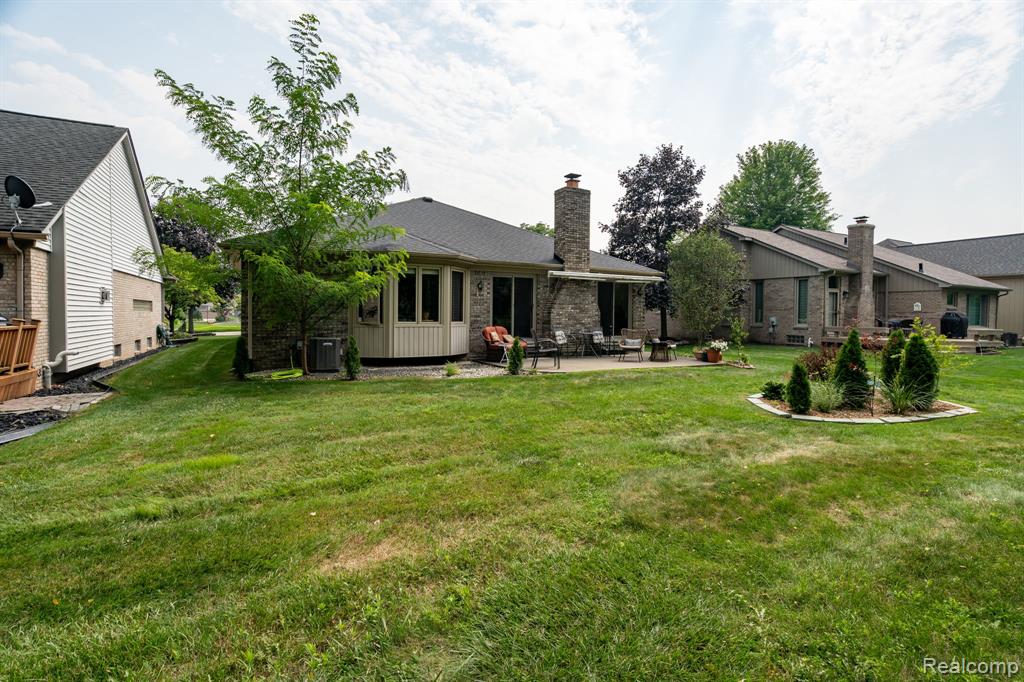 6821 Carriage Creek Drive
