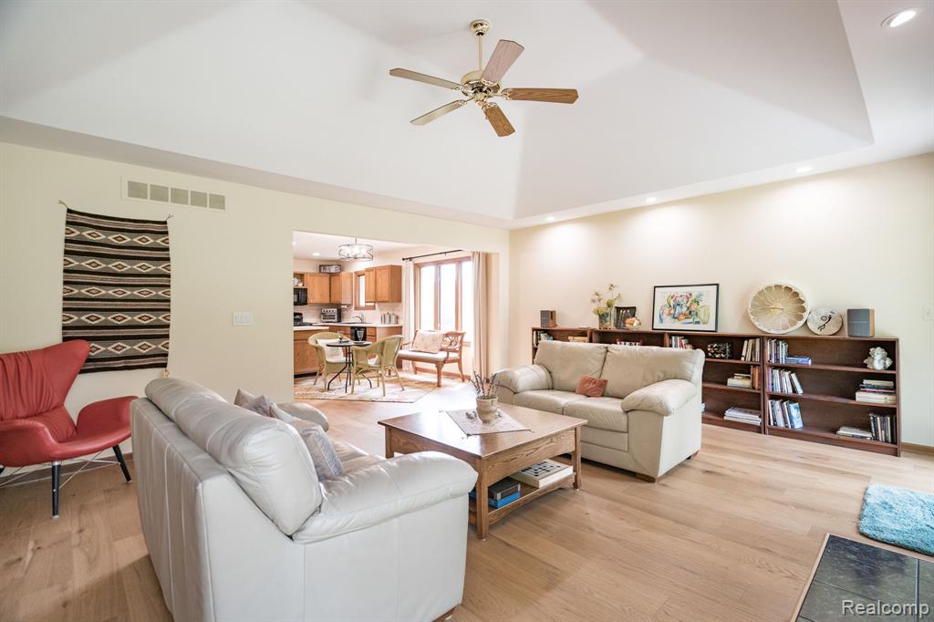 6821 Carriage Creek Drive