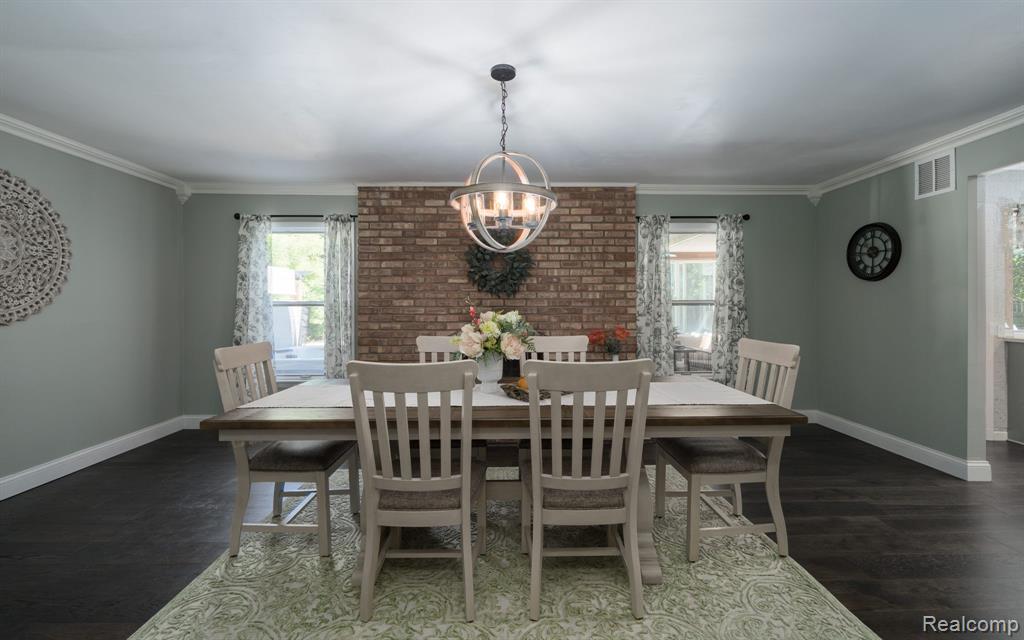 1120 Hackberry Circle