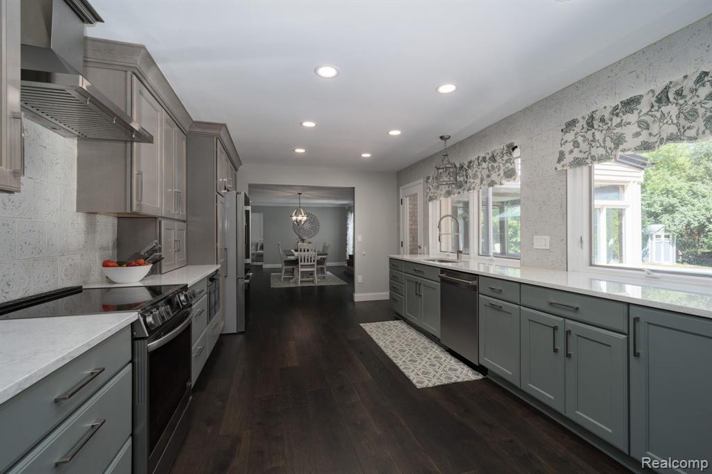 1120 Hackberry Circle