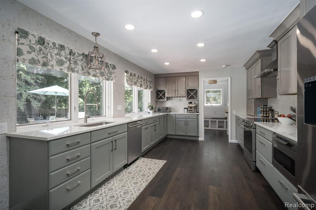 1120 Hackberry Circle