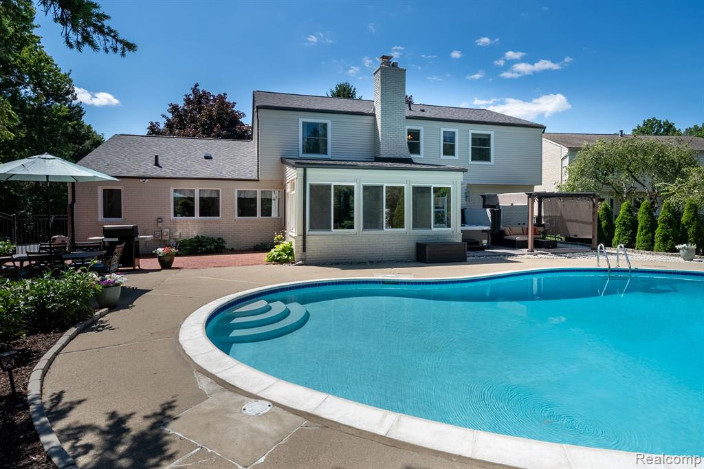 1120 Hackberry Circle