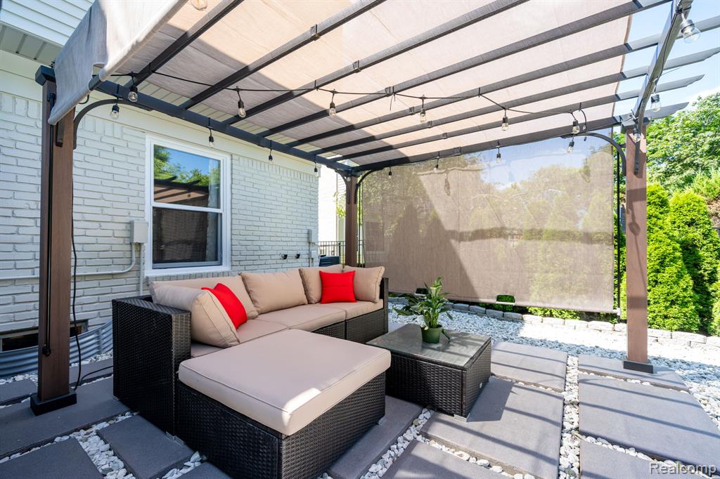 1120 Hackberry Circle