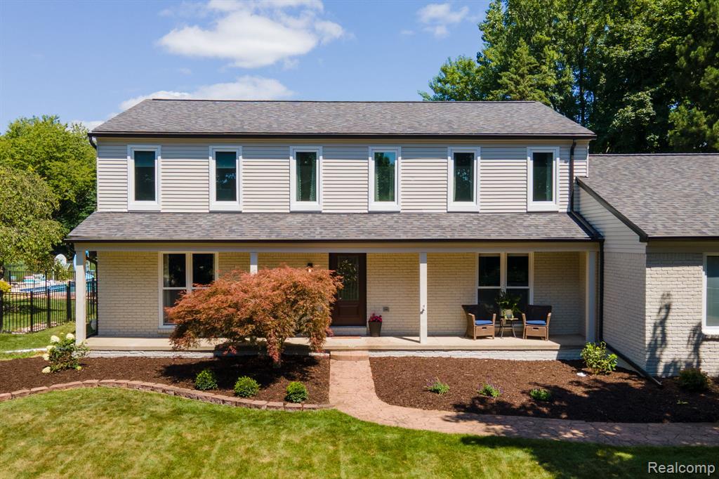 1120 Hackberry Circle