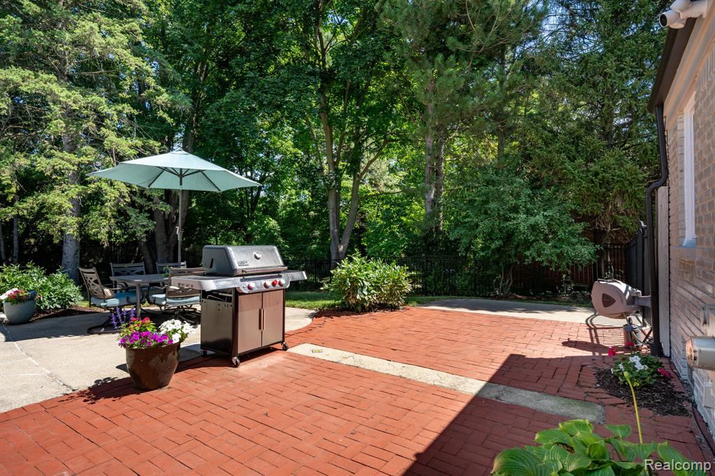 1120 Hackberry Circle