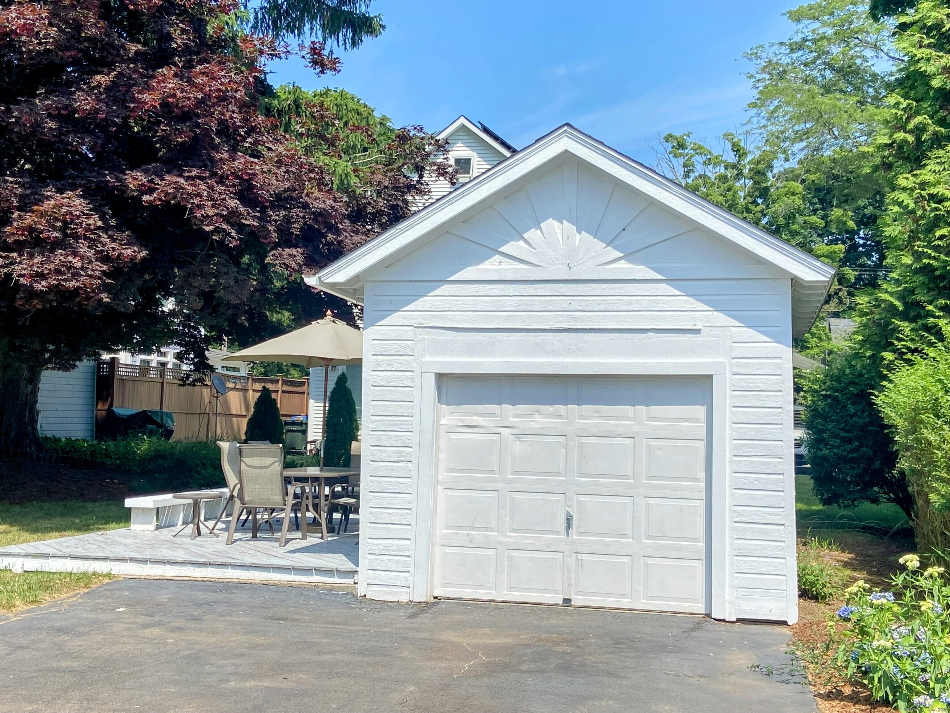 31 Woodlawn Avenue