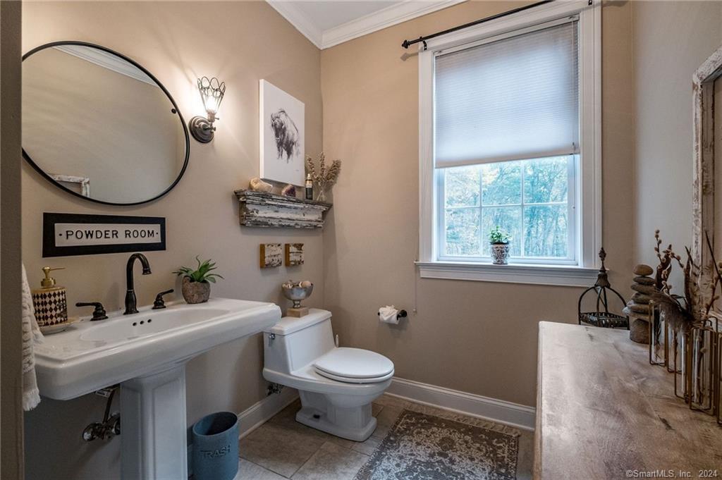 3 Lake Louise Drive