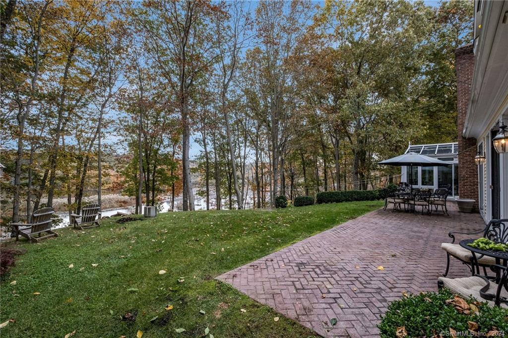 3 Lake Louise Drive