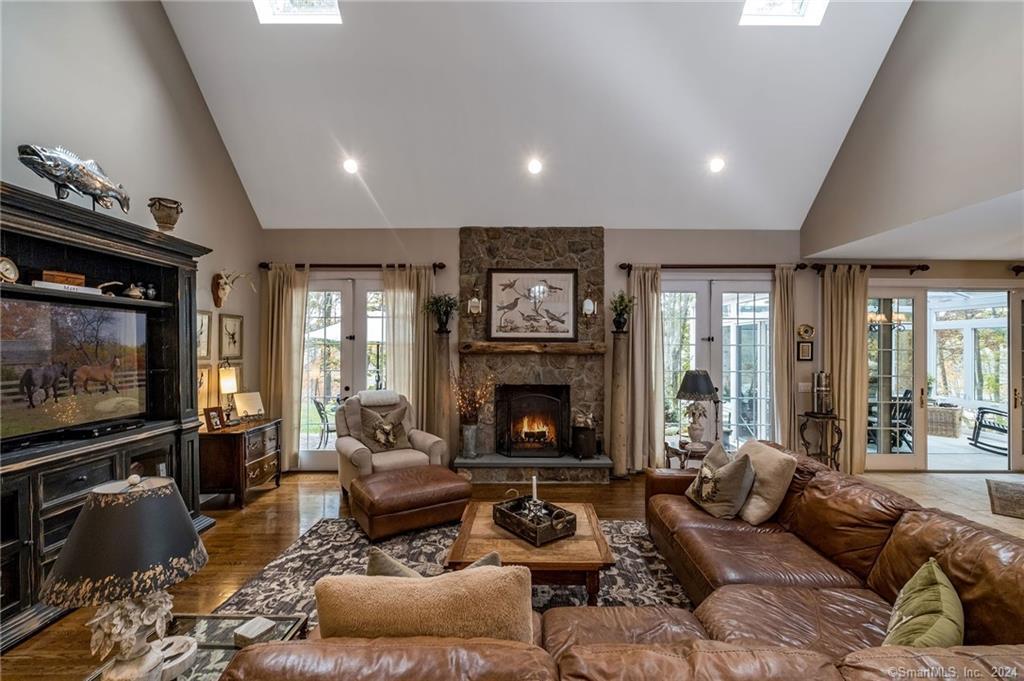 3 Lake Louise Drive