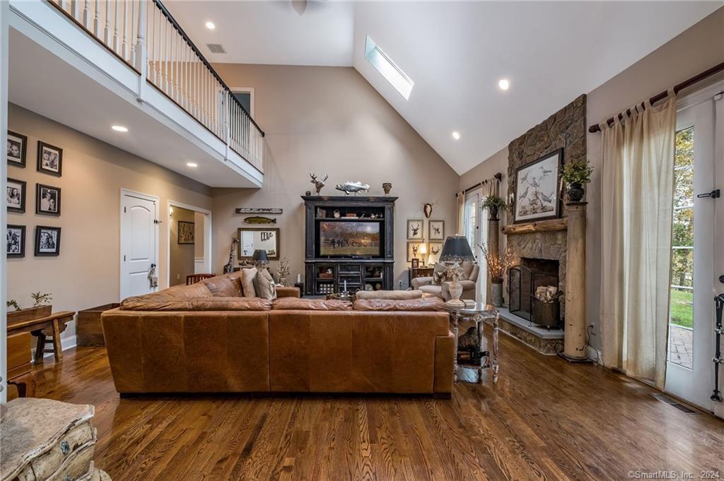 3 Lake Louise Drive