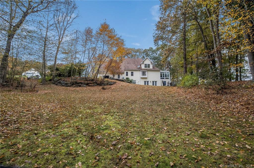 3 Lake Louise Drive