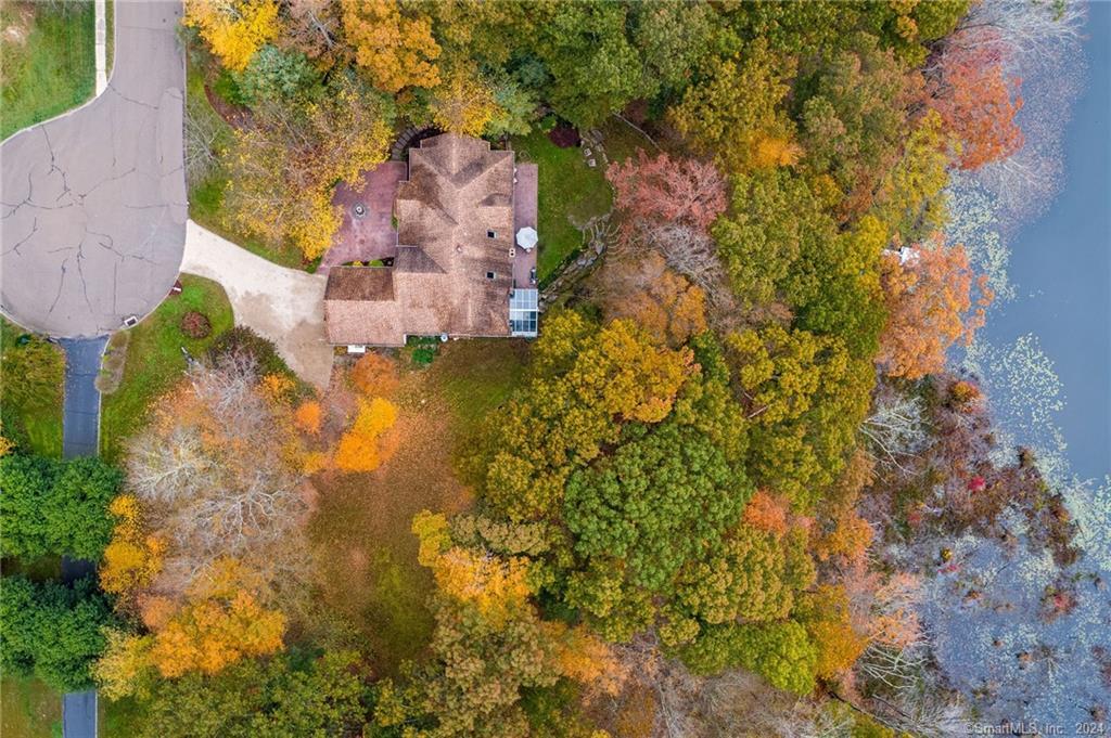 3 Lake Louise Drive