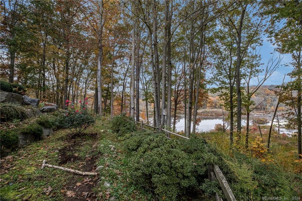 3 Lake Louise Drive