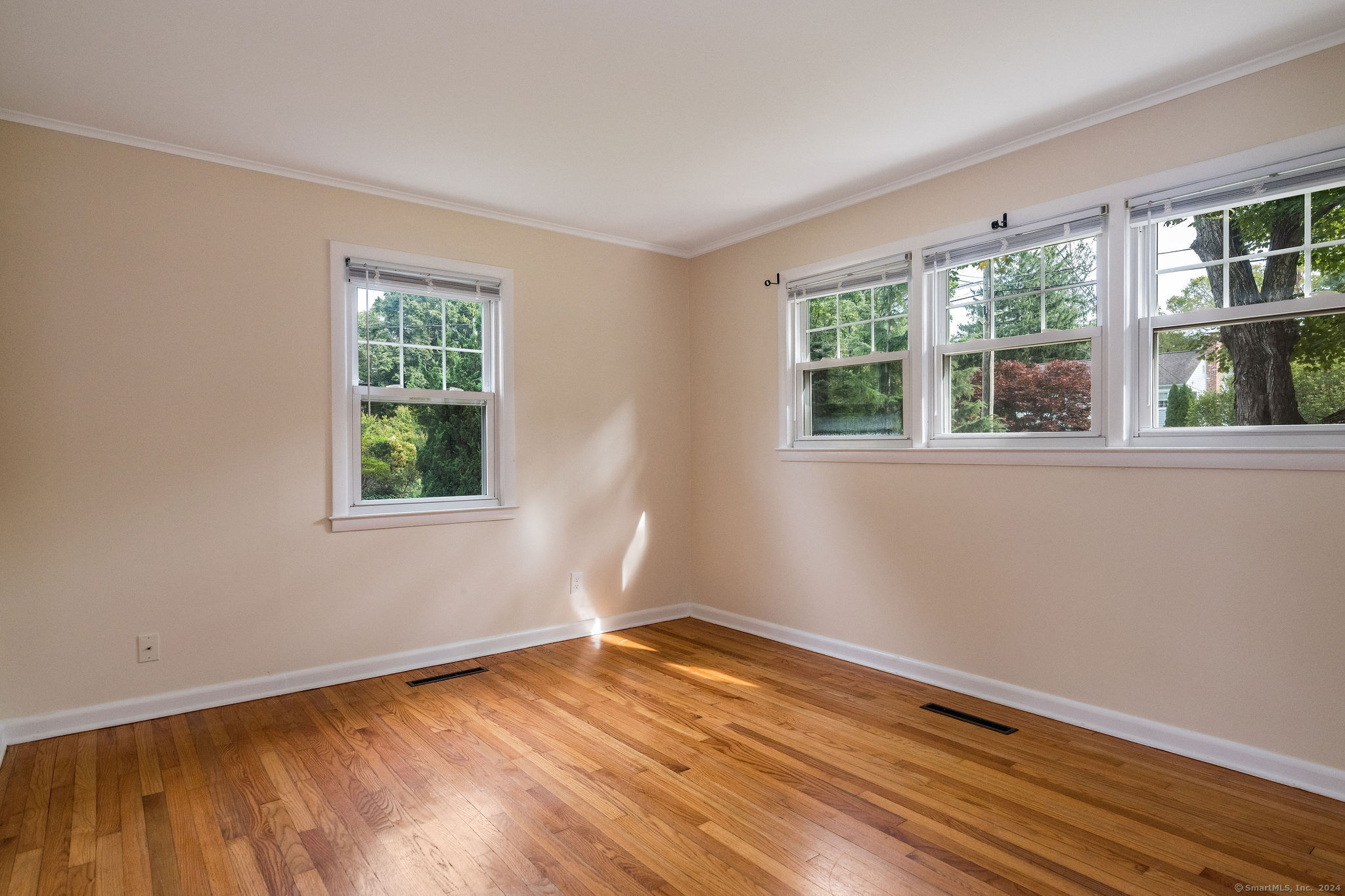 44 Shorelands Drive