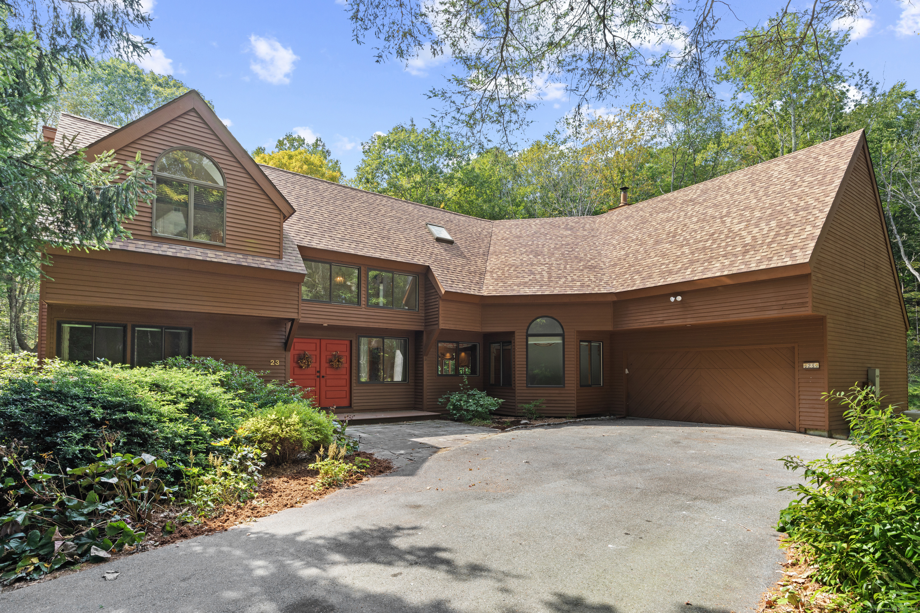 23 Williamsburg Circle