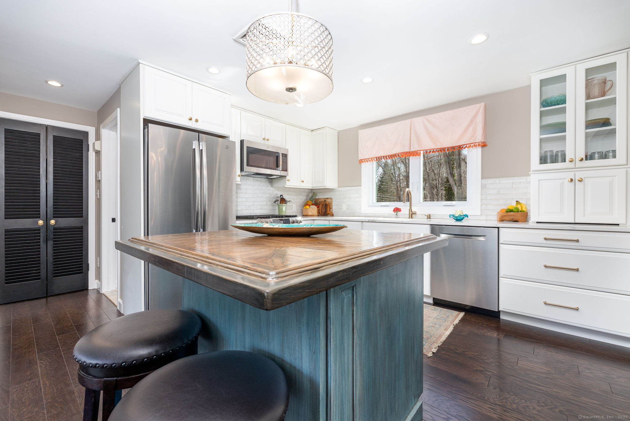 25 Rolling Meadow Road