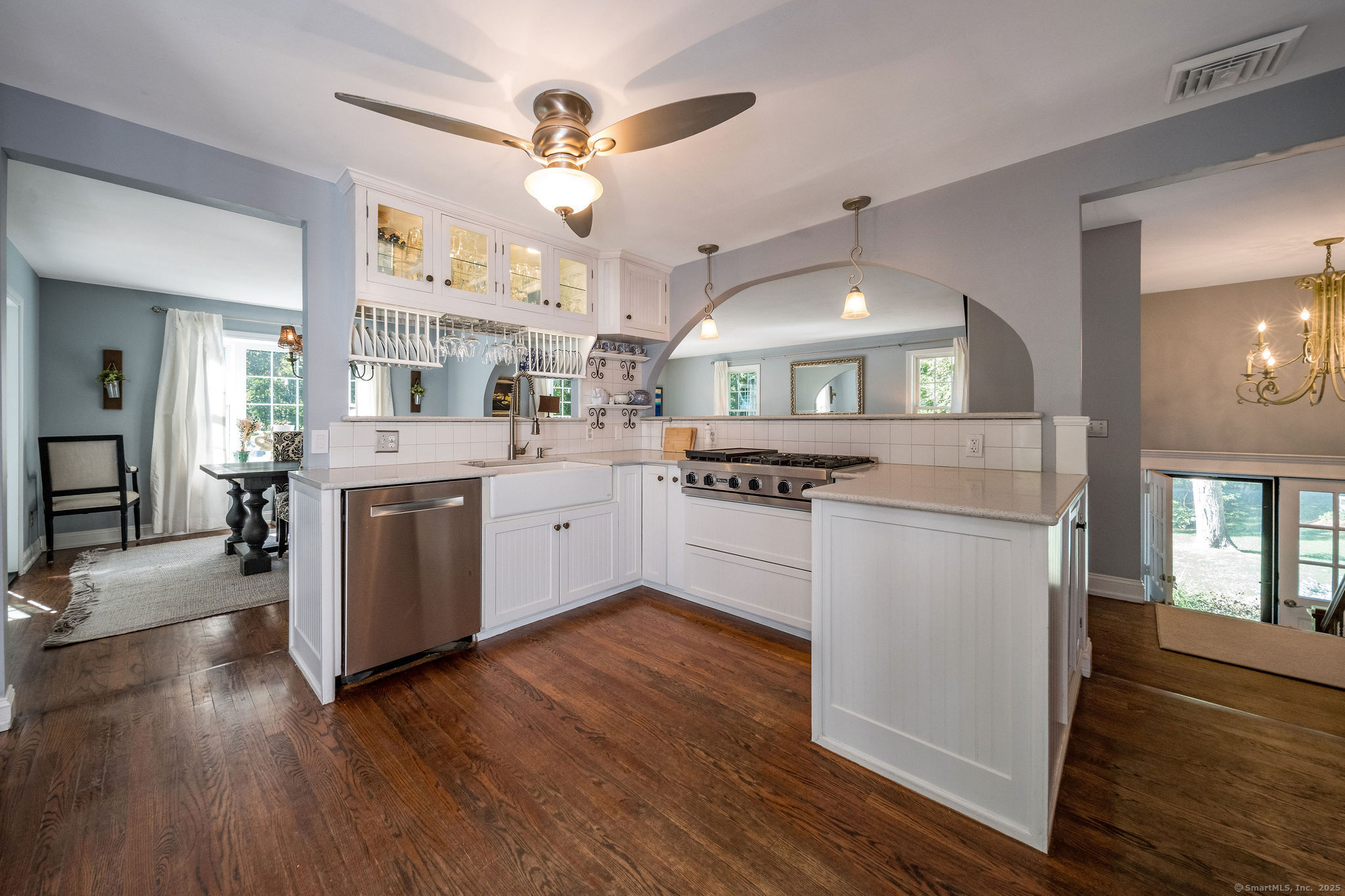 15 Buttonball Lane