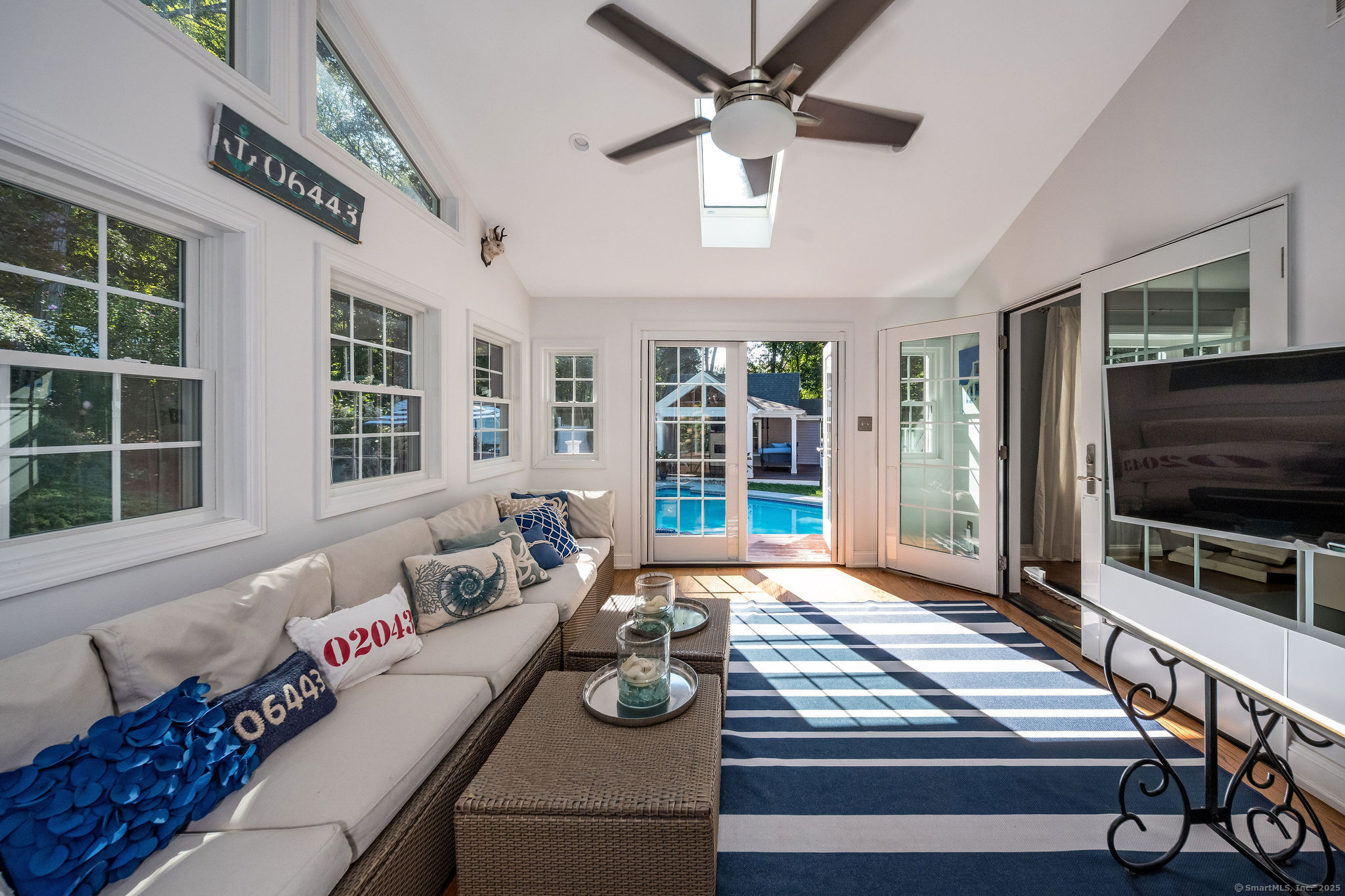 15 Buttonball Lane