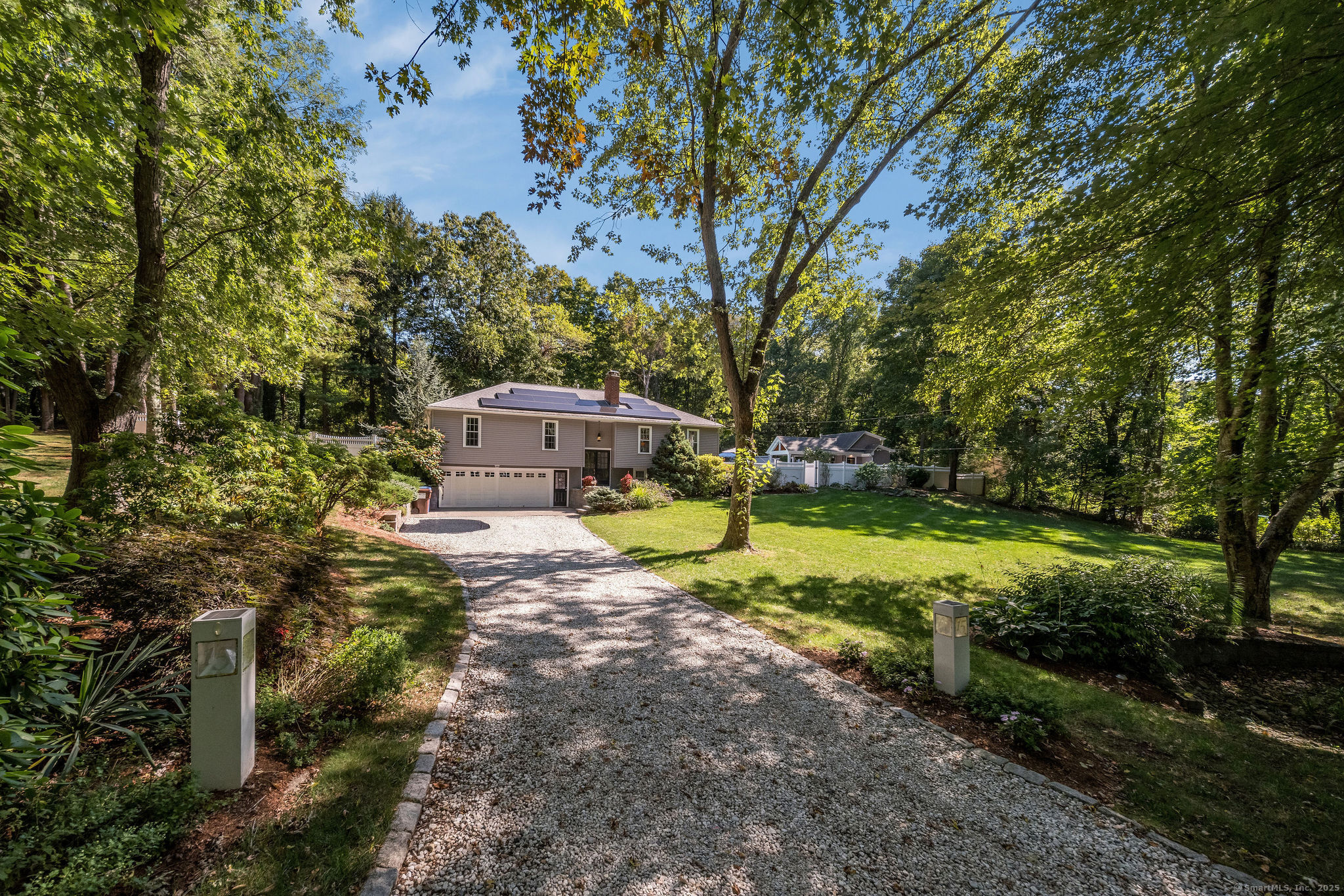 15 Buttonball Lane