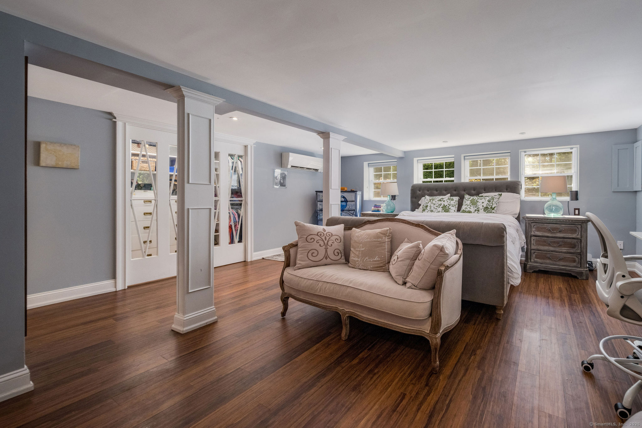 15 Buttonball Lane