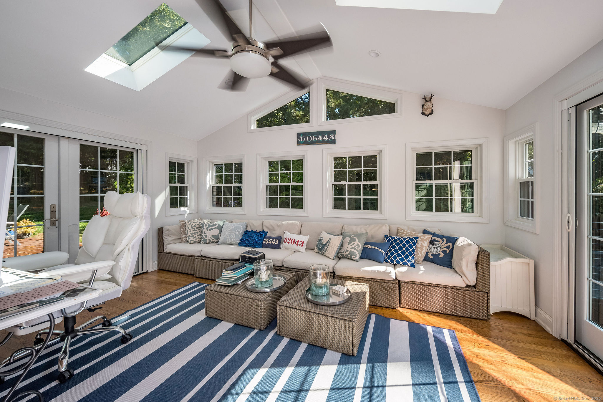 15 Buttonball Lane