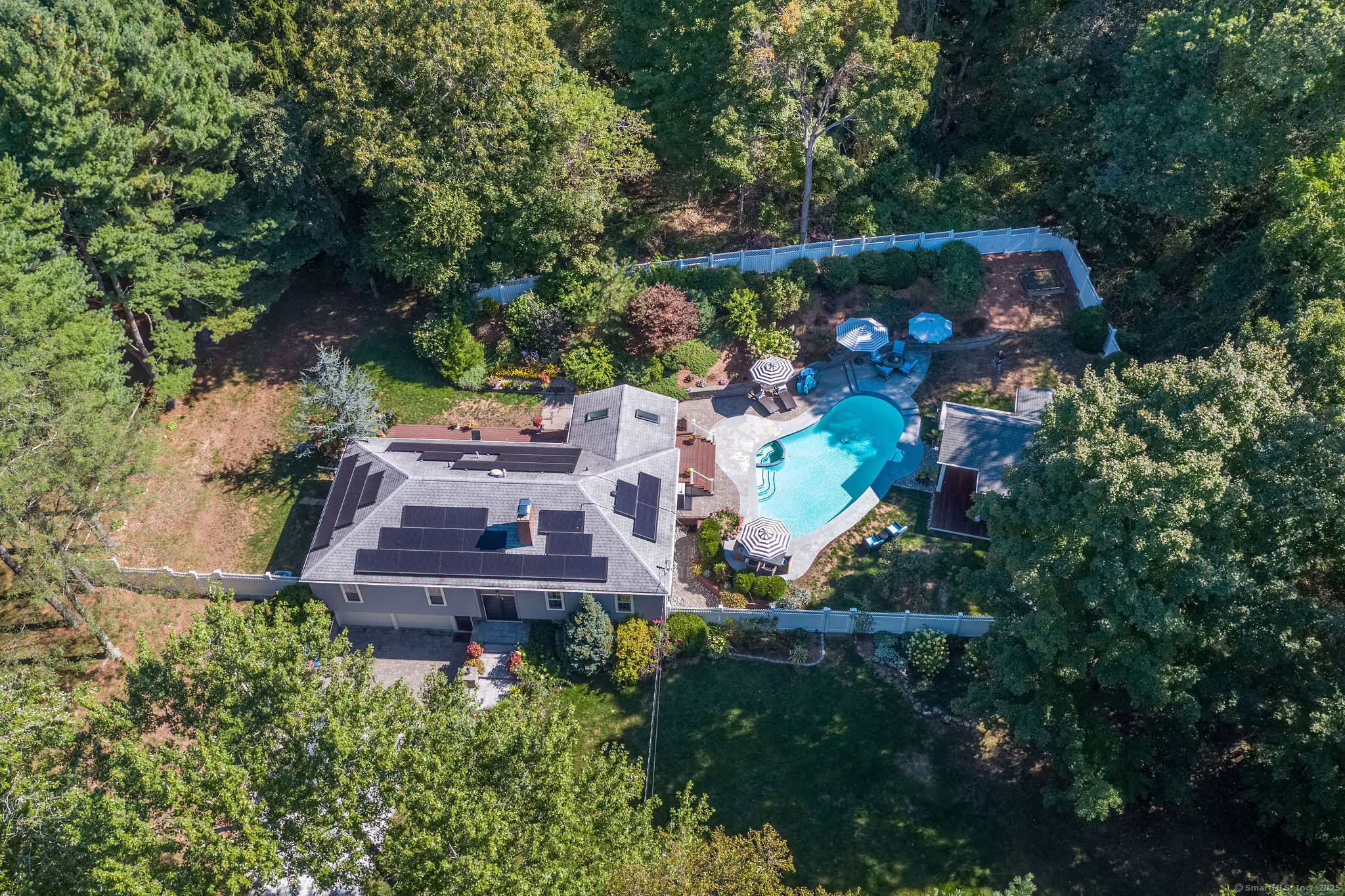 15 Buttonball Lane
