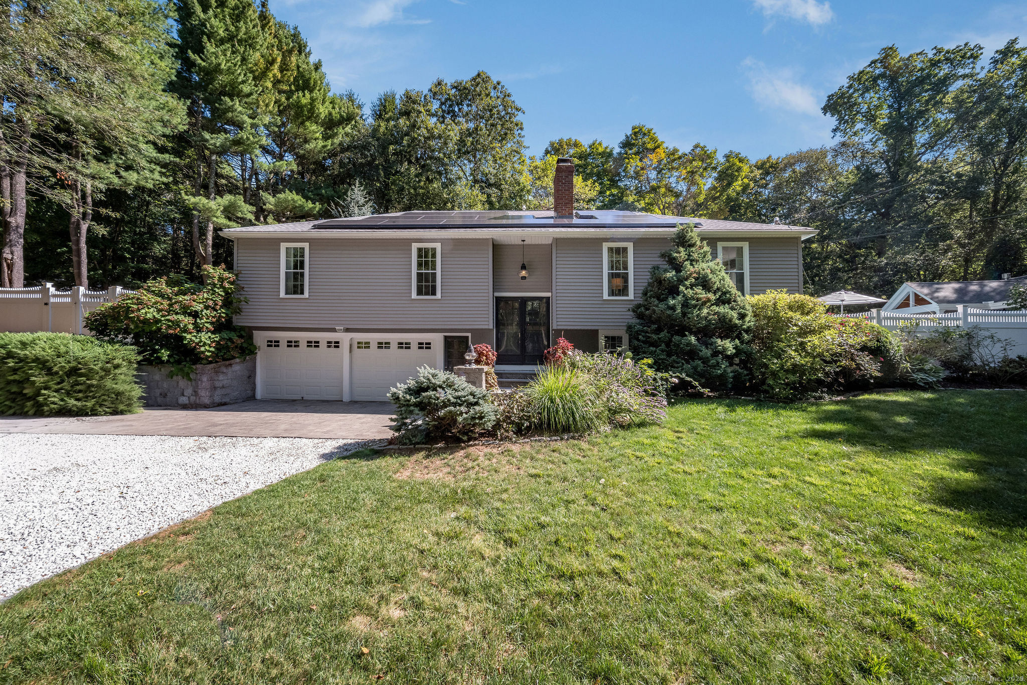 15 Buttonball Lane