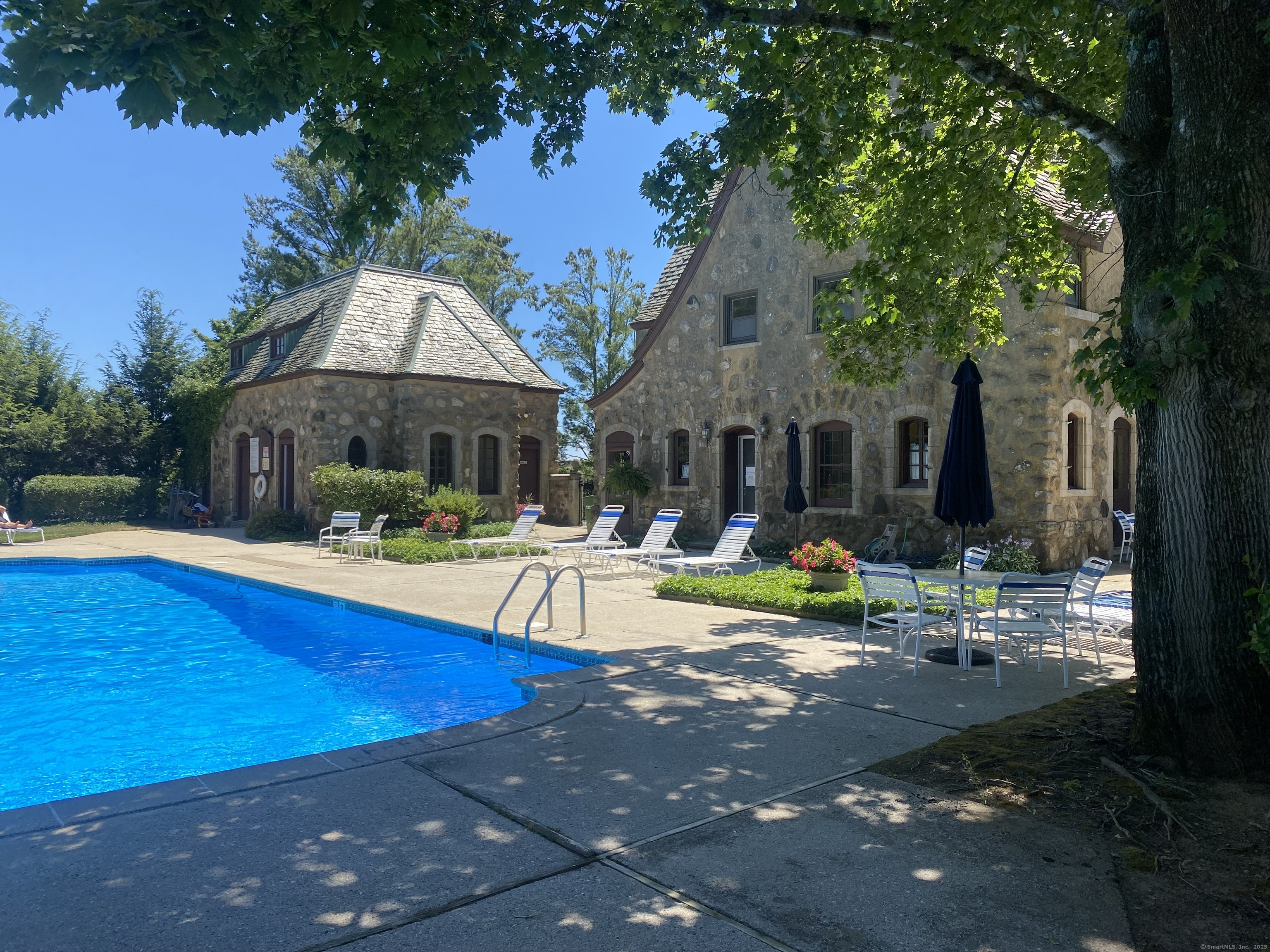 40 Legend Hill Road 40