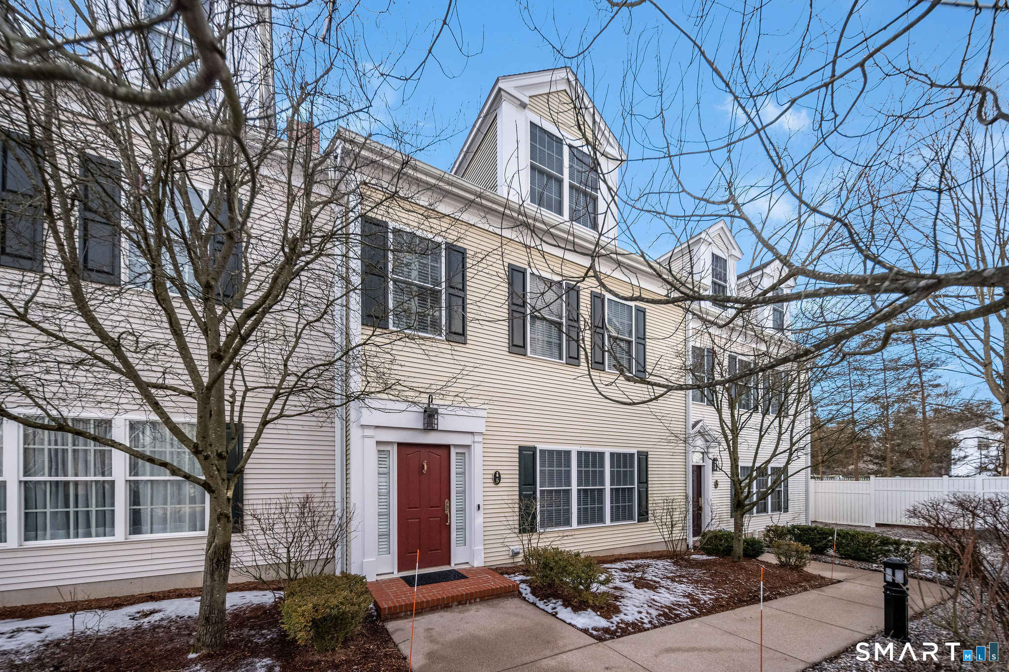 5 Evarts Lane 5