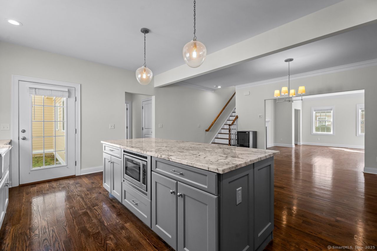 67 Boston Post Road 8