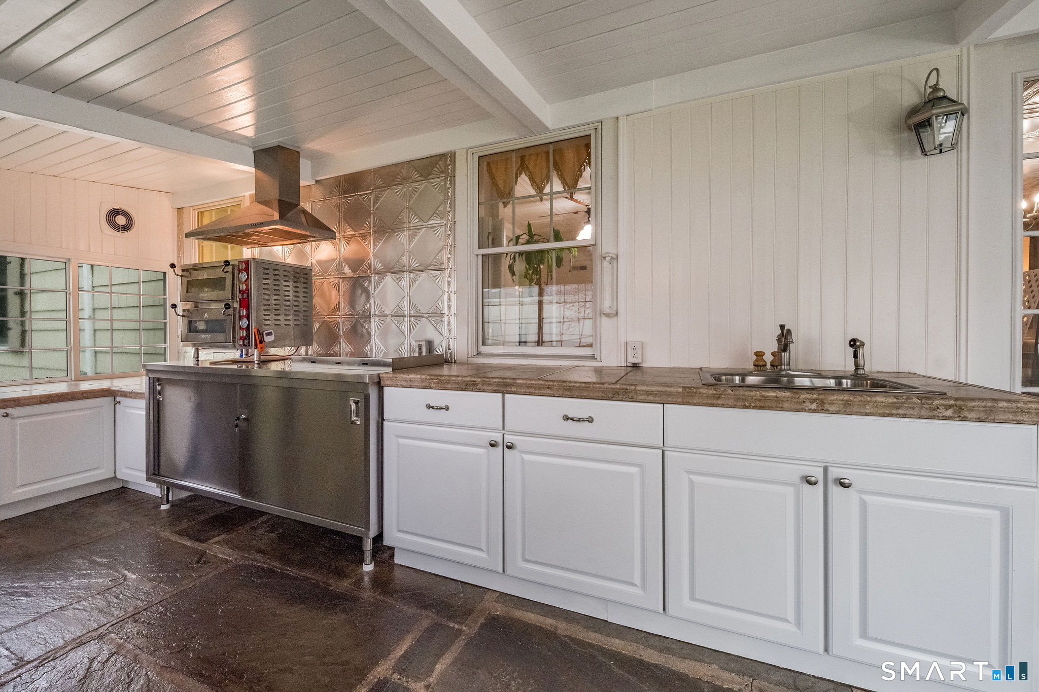 6 Cedar Island Avenue