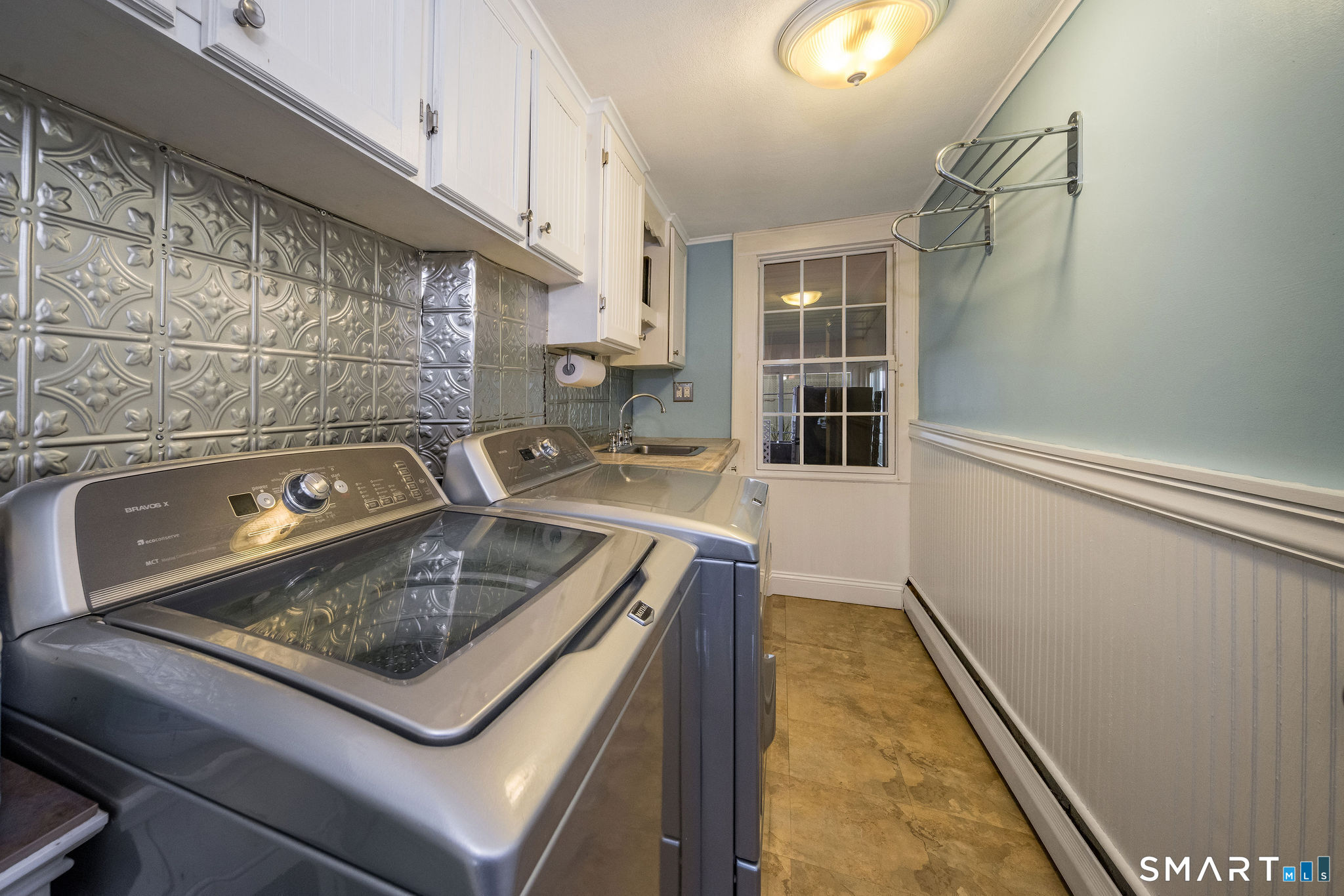 6 Cedar Island Avenue