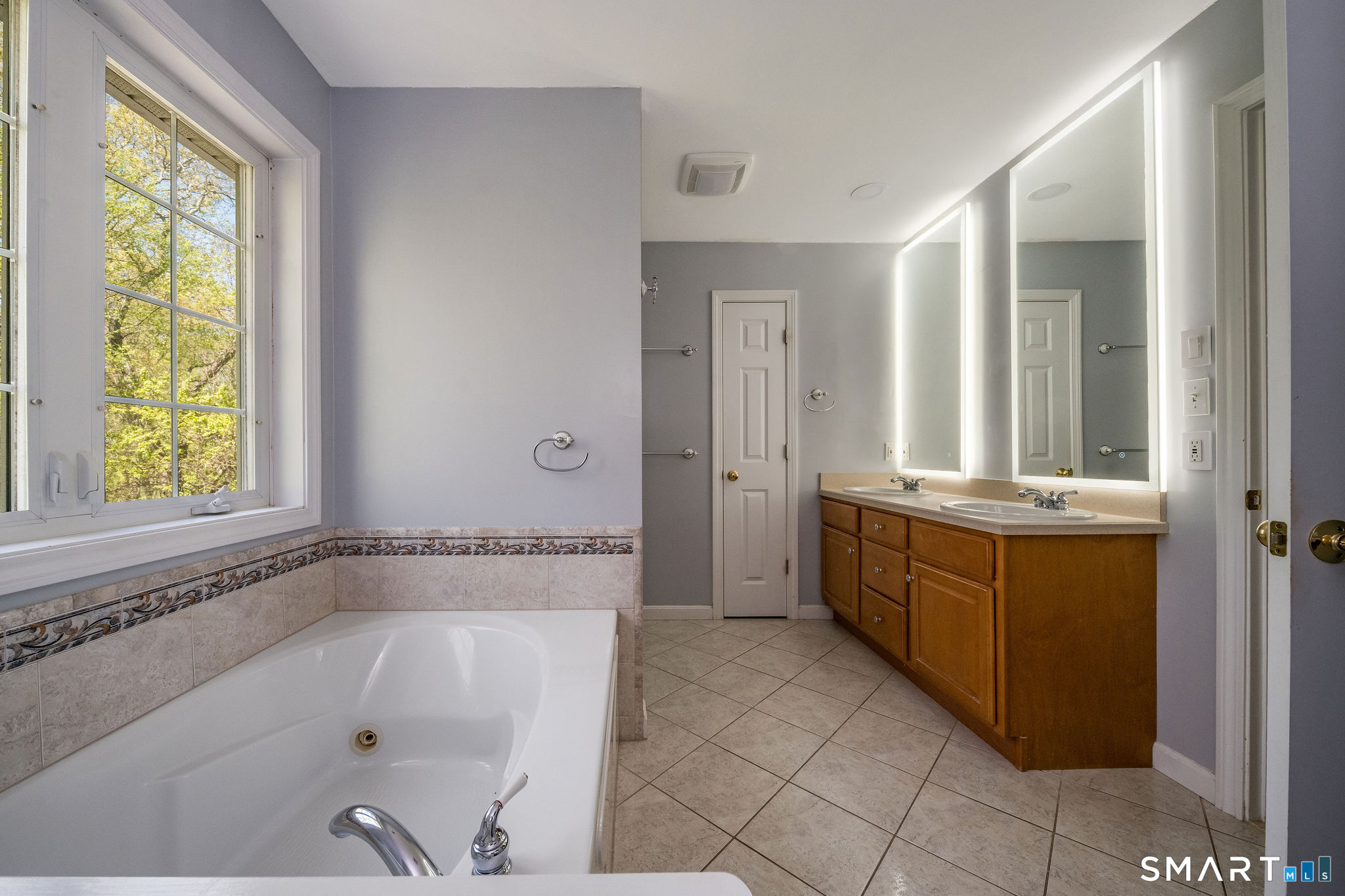 11 White Oak Lane