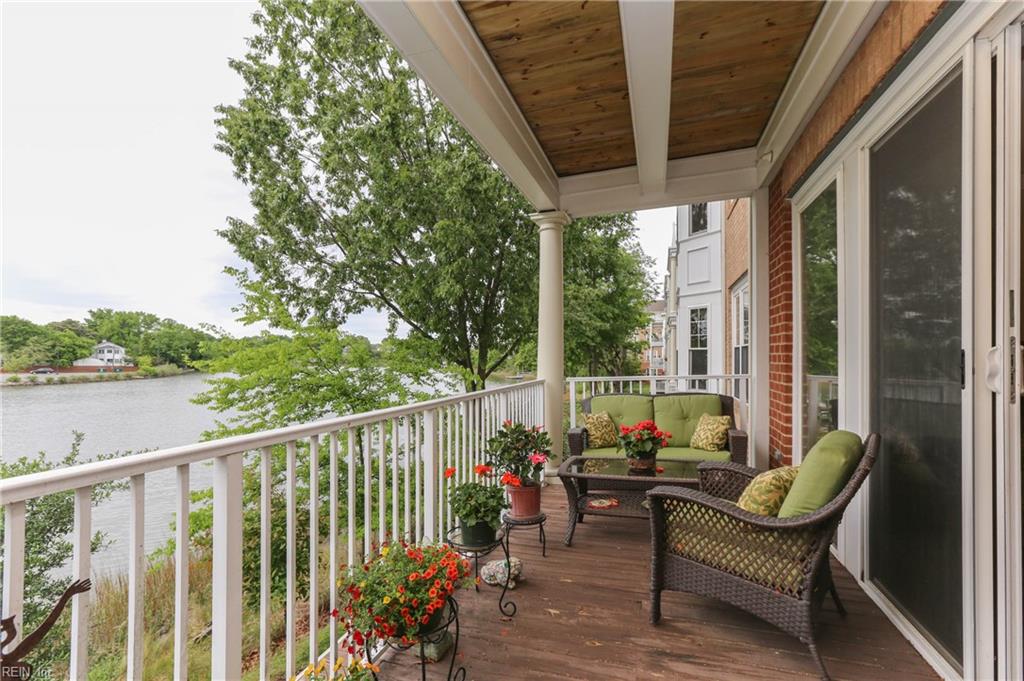 955 Bolling Avenue, Unit 207