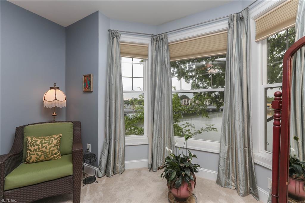 955 Bolling Avenue, Unit 207