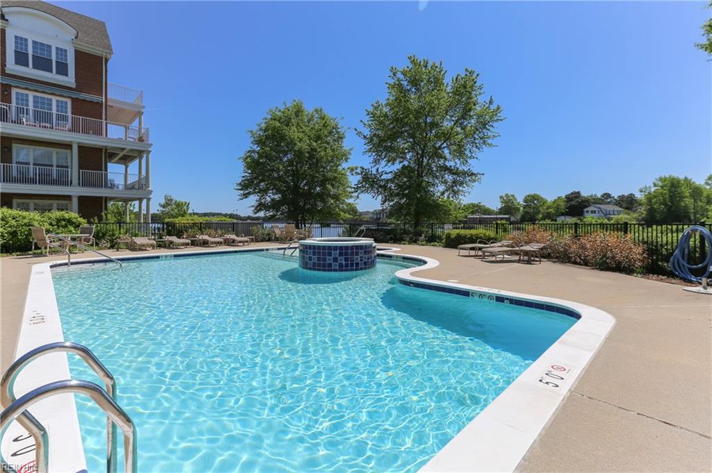 955 Bolling Avenue, Unit 207