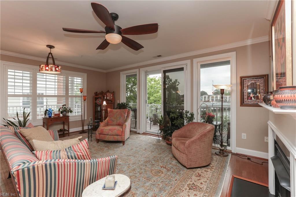 955 Bolling Avenue, Unit 207