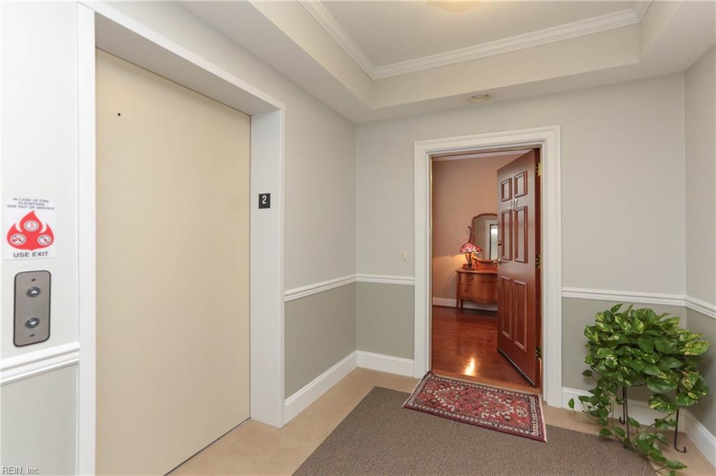 955 Bolling Avenue, Unit 207