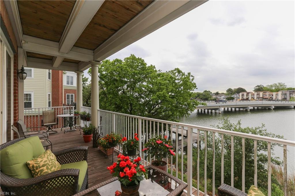 955 Bolling Avenue, Unit 207