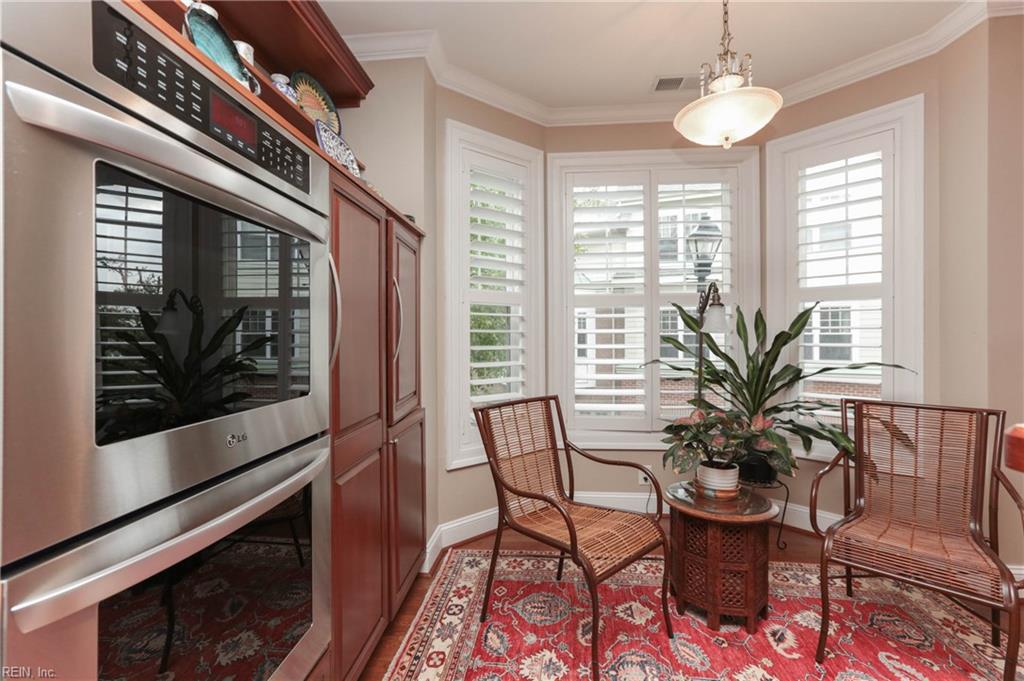 955 Bolling Avenue, Unit 207