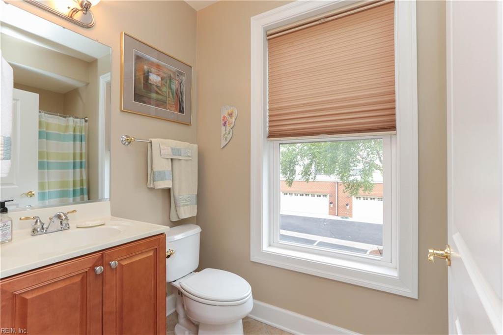 955 Bolling Avenue, Unit 207