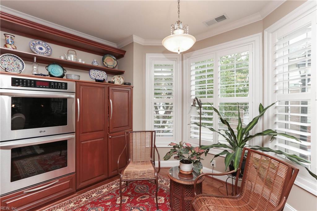 955 Bolling Avenue, Unit 207