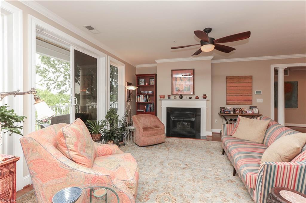 955 Bolling Avenue, Unit 207