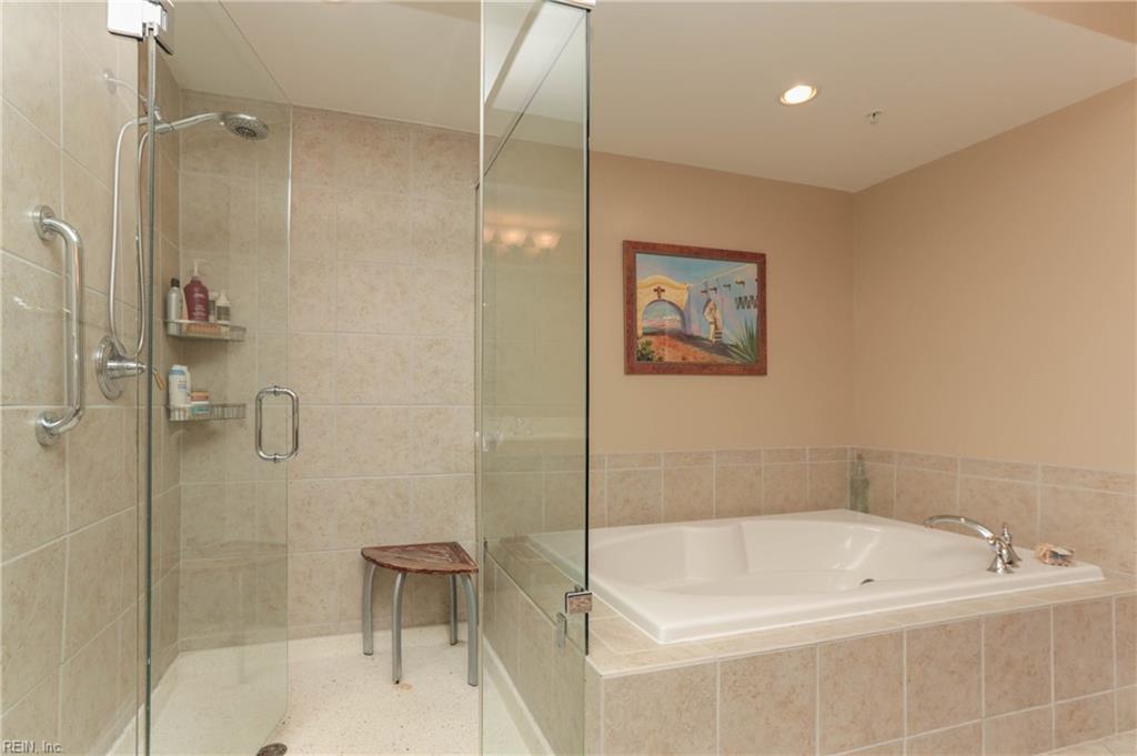 955 Bolling Avenue, Unit 207