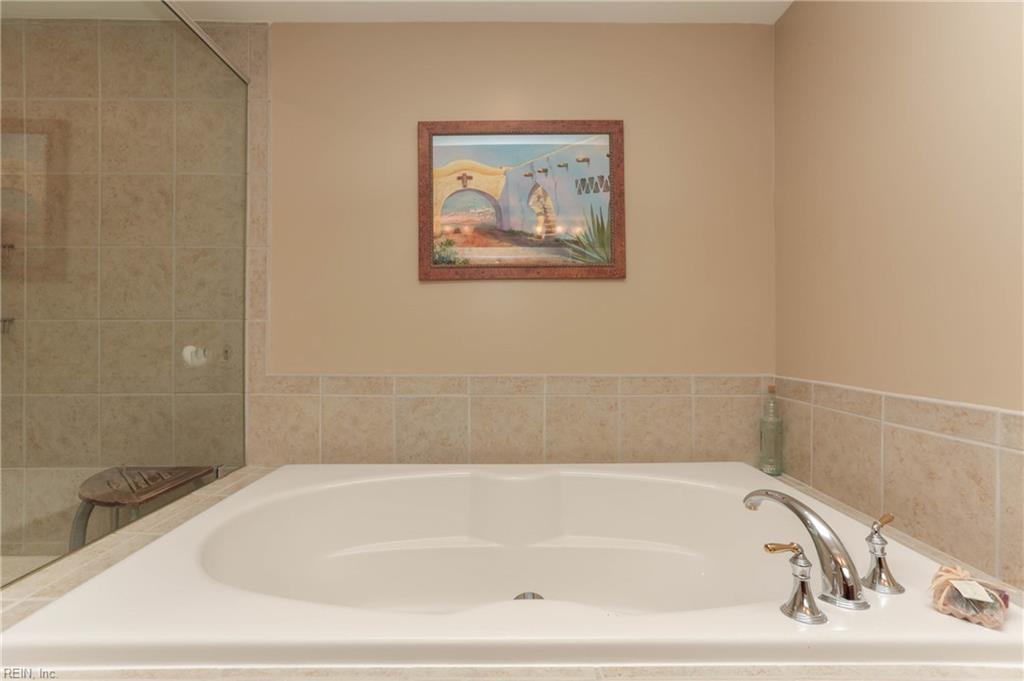 955 Bolling Avenue, Unit 207